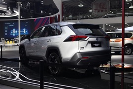   一汽丰田RAV4荣放双擎 成都车展实拍