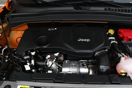   2019款Jeep自由侠 220T 自动四驱精英型