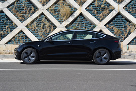   2019款特斯拉Model 3 标准续航后驱升级版