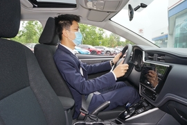   2019款丰田卡罗拉双擎E+ 1.8L E-CVT领先版