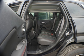   2020款 Jeep自由光 2.0T 四驱高性能旗舰版