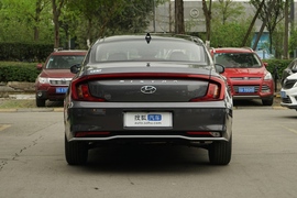   2021款 现代名图 1.8L CVT精英版GLX