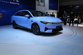   小鹏P5 上海车展实拍