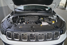   2021款 Jeep指南者 220T 自动领先版