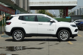   2021款 Jeep指南者 220T 自动领先版