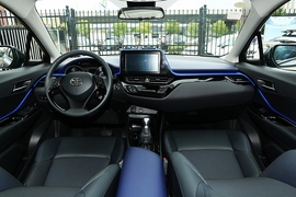   2021款丰田C-HR  2.0L CVT 豪华版