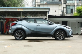  2021款丰田C-HR  2.0L CVT 豪华版
