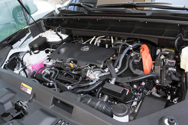 2022款丰田汉兰达双擎 2.5L 四驱至尊版 7座 