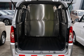   2021款五菱荣光 1.5L加长标准型封窗车空调版5座L3C