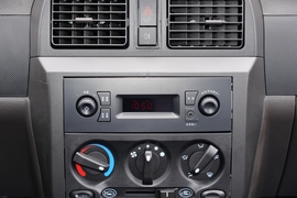   2021款五菱荣光 1.5L加长标准型封窗车空调版5座L3C