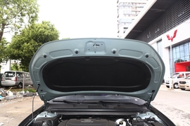   2021款宝骏Valli 1.5T 大理天空 CVT尊享型