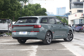   2021款宝骏Valli 1.5T 大理天空 CVT尊享型