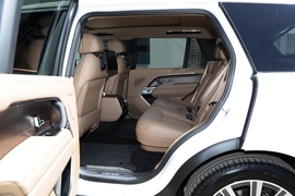  2022款路虎揽胜 3.0 L6 400PS 盛世加长版