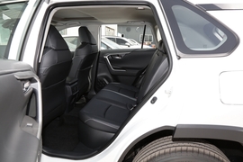   2022款丰田RAV4荣放 双擎 2.5L CVT四驱精英Plus版