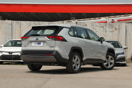   2022款丰田RAV4荣放 双擎 2.5L CVT两驱精英版