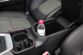   2022款丰田RAV4荣放 2.0L CVT四驱尊贵版