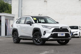   2022款丰田RAV4荣放 2.0L CVT四驱尊贵版