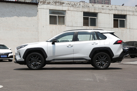   2022款丰田RAV4荣放 2.0L CVT四驱尊贵版