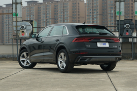   2022款奥迪Q8 45 TFSI 豪华动感型