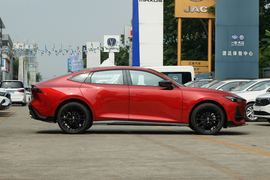   2022款长安UNI-V 1.5T 运动版