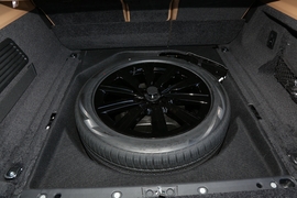   2023款路虎揽胜 3.0 L6 400PS 典范加长版