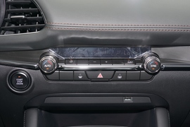   2022款马自达3 昂克赛拉 2.0L 自动质雅版