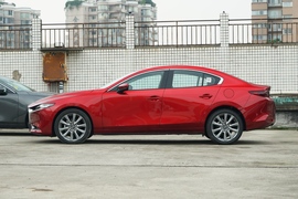   2022款马自达3 昂克赛拉 2.0L 自动质雅版