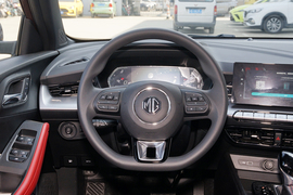   2022款名爵5 180DVVT CVT青春豪华版