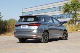   2022款比亚迪宋MAX DM-i 105KM 旗舰型