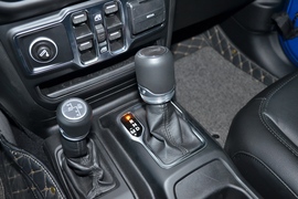   2022款Jeep牧马人 2.0T 高地四门版