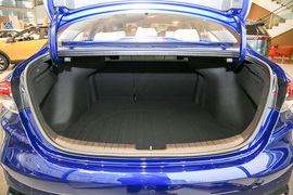   2023款起亚K3 1.5L CVT尊贵版