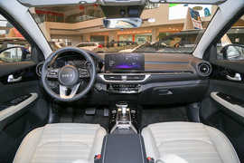   2023款起亚K3 1.5L CVT尊贵版