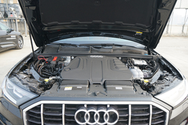   2023款奥迪Q7 45 TFSI quattro S line运动型