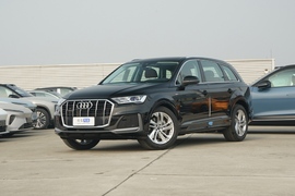   2023款奥迪Q7 45 TFSI quattro S line运动型