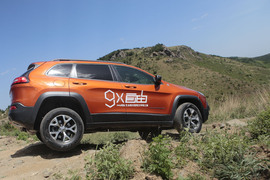   2014款Jeep自由光3.2L Trailhawk试驾
