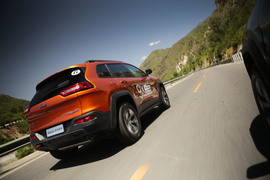   2014款Jeep自由光3.2L Trailhawk试驾