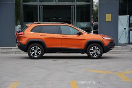   2014款Jeep自由光3.2L高性能版