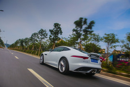   2014款捷豹F-Type Coupe试驾实拍