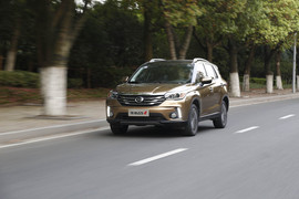   2015款传祺GS4 200T G-DCT尊贵版试驾组图