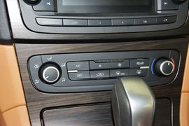   2015款华颂7 2.0T自动豪华型