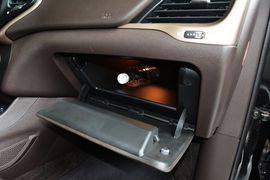   2014款Jeep自由光2.4L豪华版到店实拍