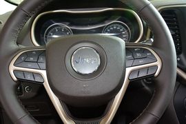   2014款Jeep自由光2.4L豪华版