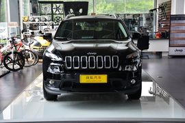  2014款Jeep自由光2.4L豪华版