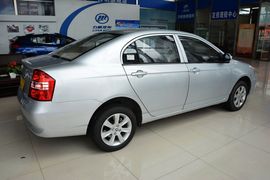   2012款力帆620 1.5L手动舒适型B