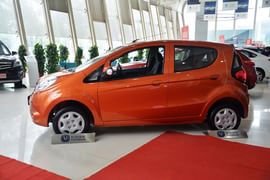   2012款长安奔奔mini 1.0L手动亲情版