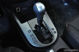   2010款起亚速迈1.6L AT运动版