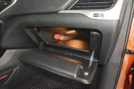   2014款Jeep自由光2.4L高性能版到店实拍