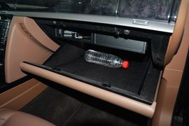   2015款大众辉腾3.0L精英定制型到店实拍