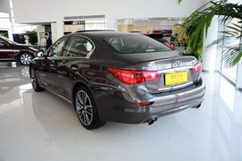 2015款英菲尼迪Q50L 2.0T豪华运动版