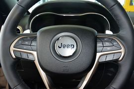   2015款Jeep大切诺基3.0L舒享导航版